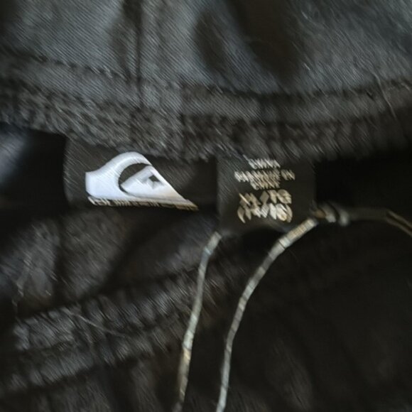 Quiksilver 2 pack Shirts and Joggers Bundle Size XL NEW - Picture 6 of 7